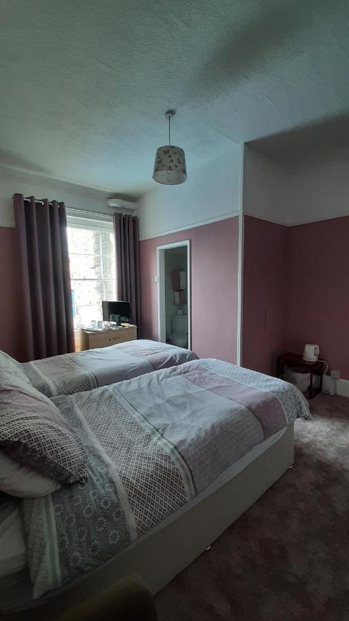 The Coventry Guest House Lowestoft Bagian luar foto