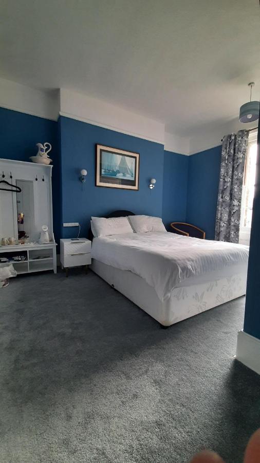 The Coventry Guest House Lowestoft Bagian luar foto